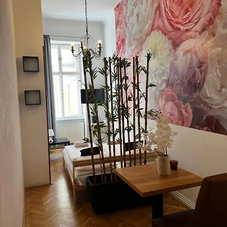 Spring Roses Downtown Boutique - Apartment Budapest