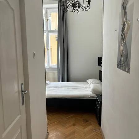 Spring Roses Downtown Boutique - Apartamento